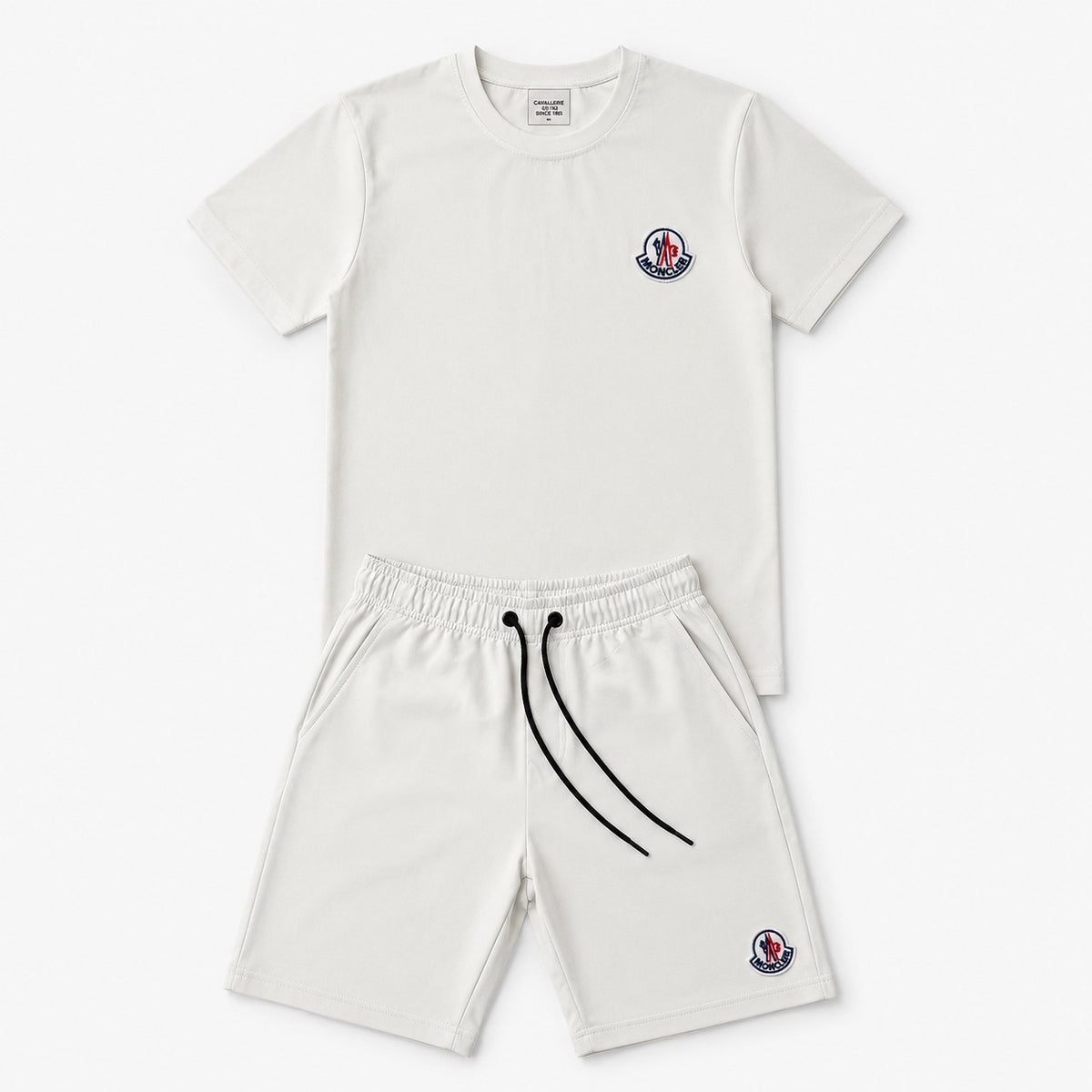 Conjunto Camiseta + Bermuda — Moncler