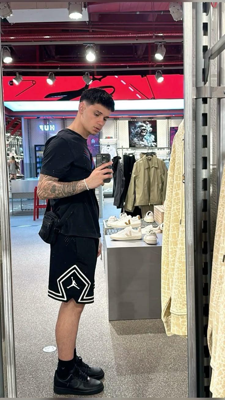 Pantalón Corto Jordan Negro o en blanco – Estilo y Rendimiento